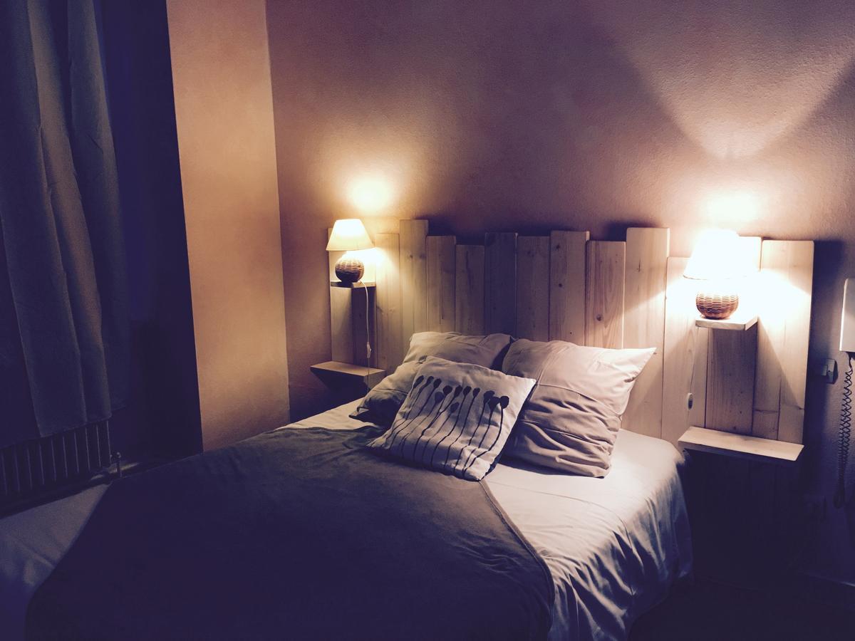 Hotel Restaurant Le Cheval Blanc Argentré-du-Plessis 部屋 写真